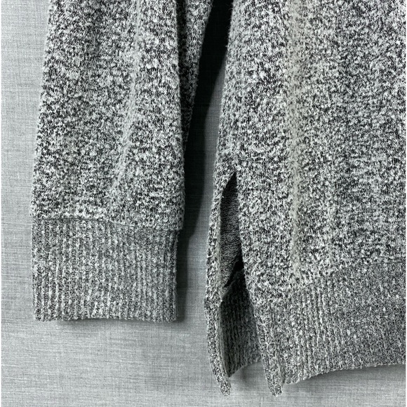 Lucky Brand Women’s Gray Marled Pullover VNeck Split Hem Knit Sweater Size Large - Picture 4 of 6